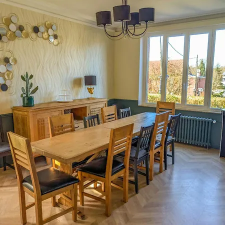 Holiday home Belle Epoque With Hot Tub In Forges-les-Eaux