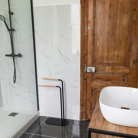 Belle Epoque With Hot Tub In Casa de Férias Forges-les-Eaux